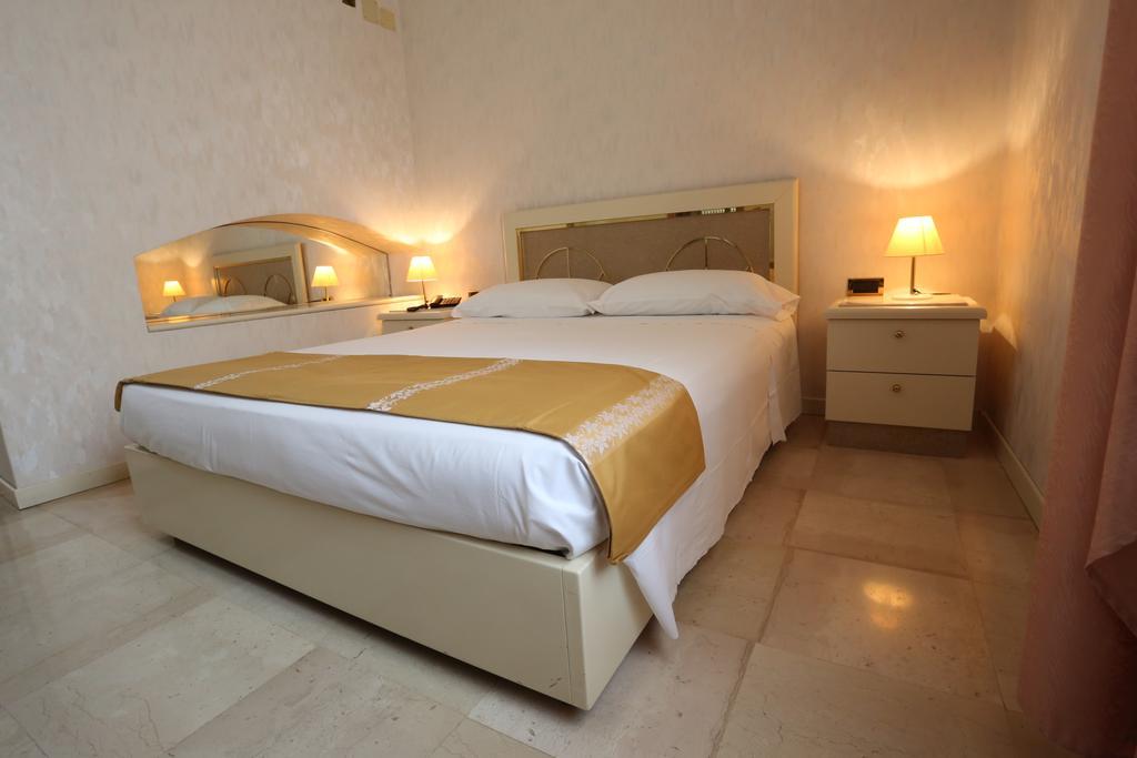 Hotel Europa Foggia Eksteriør billede